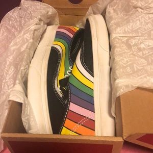 Vans Refract Blk/Tr Wht/Multi. Size 9